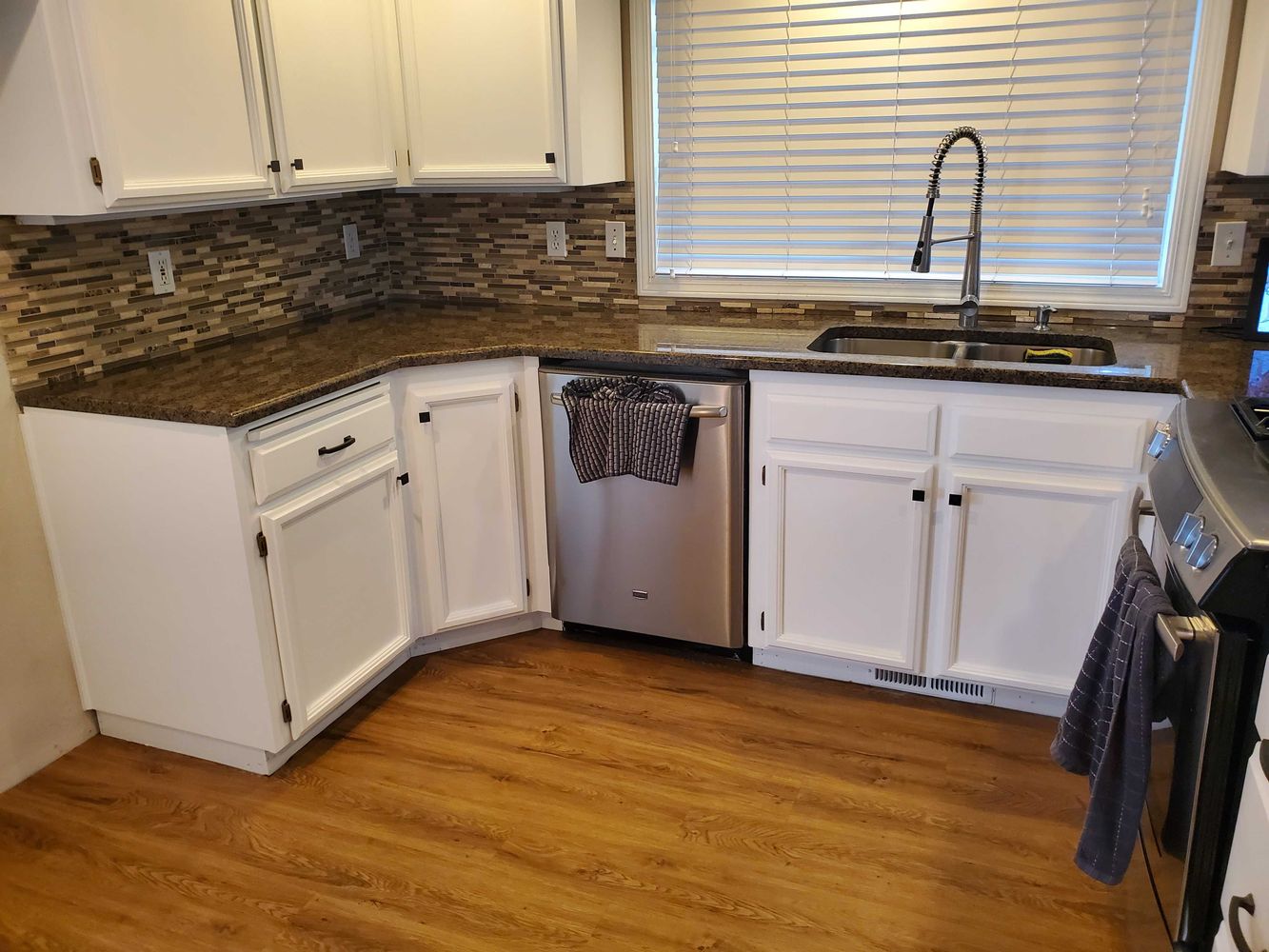 White Kitchen Cabinet Painting & Refinishing