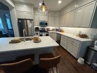 Cover image for Cabinet Refinishing For a Like-New Look